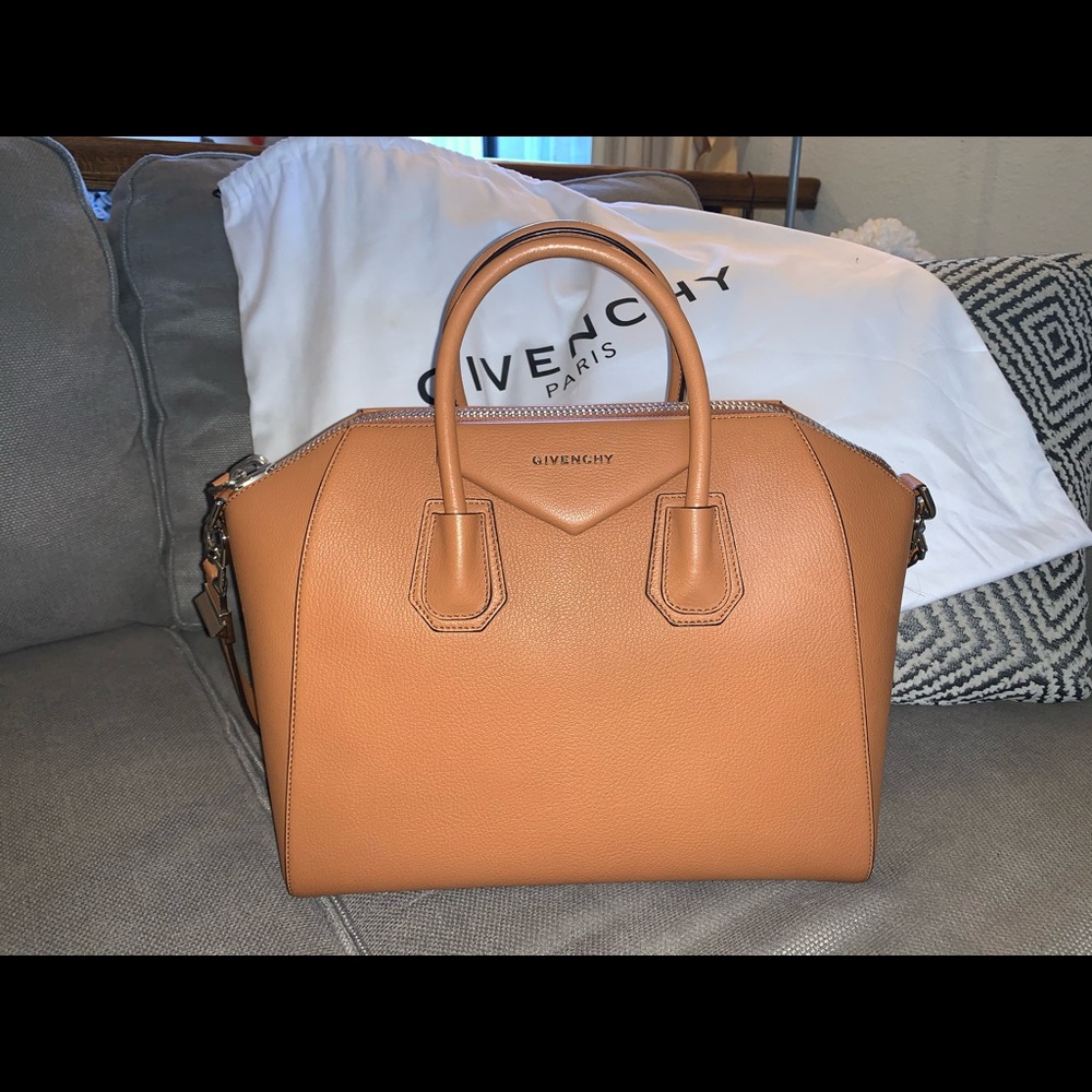 ***SOLD**** Givenchy Medium Antigona - Tan/Camel